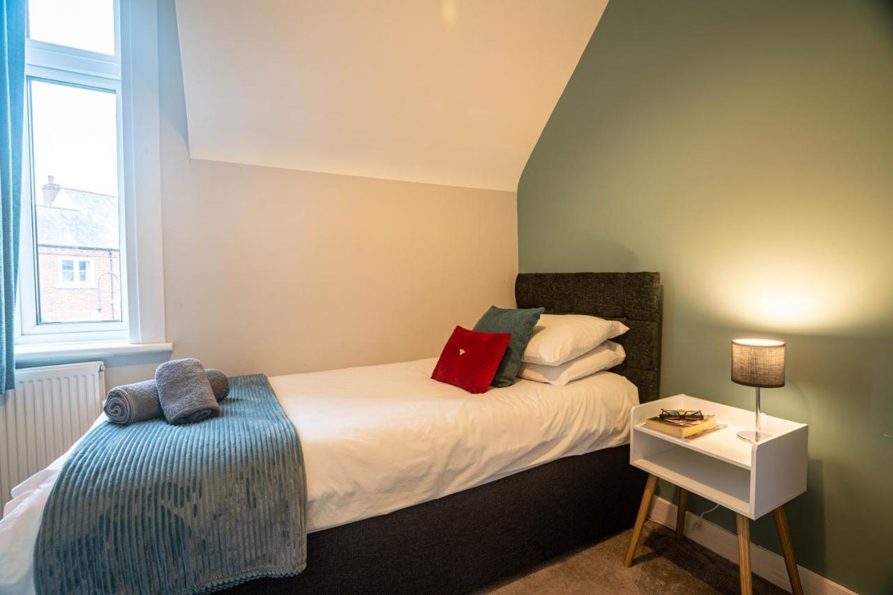 The Becket - Three Bedroom City Centre House With Parking Canterbury Exterior foto