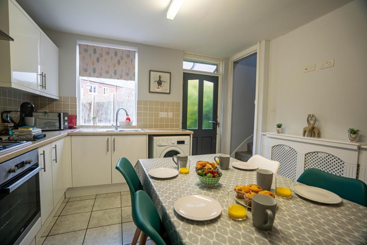 The Becket - Three Bedroom City Centre House With Parking Canterbury Exterior foto